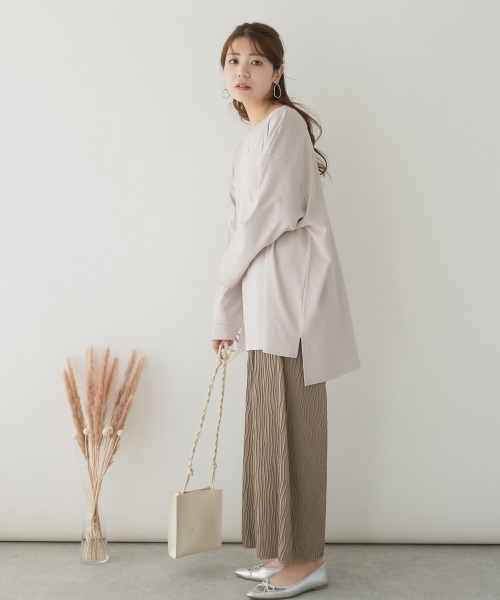 MARAI(マーライ)の「ドルマンスリーブテールカットロングカットソー(Tシャツ/カットソー・レディース・ブラック/グレイッシュベージュ/オフホワイト/ピンクベージュ・フリー)」の15枚目の写真