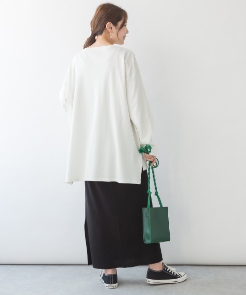 MARAI(マーライ)の「ドルマンスリーブテールカットロングカットソー(Tシャツ/カットソー・レディース・ブラック/グレイッシュベージュ/オフホワイト/ピンクベージュ・フリー)」の8枚目の写真