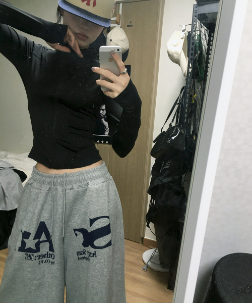 FUZZY SCAN（ファジスキャン）の「フロントアザーオブバミューダパンツブラック（その他パンツ・レディース・ブラック・ONE SIZE/TWO）」の5枚目の写真