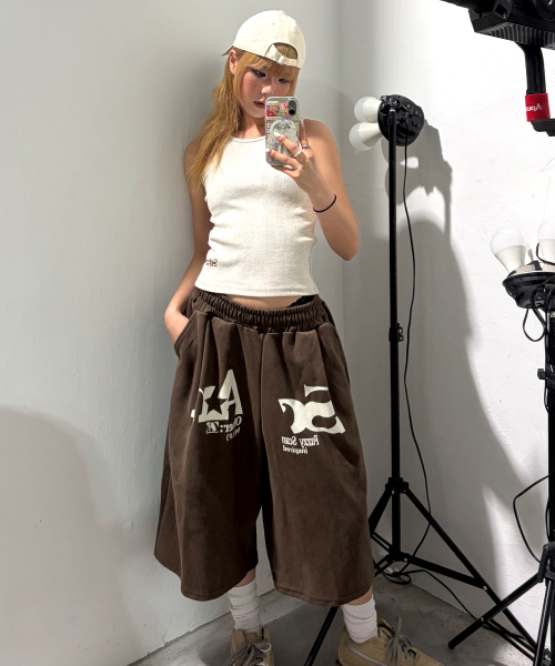 FUZZY SCAN（ファジスキャン）の「フロントアザーオブバミューダパンツブラック（その他パンツ・レディース・ブラック・ONE SIZE/TWO）」の8枚目の写真