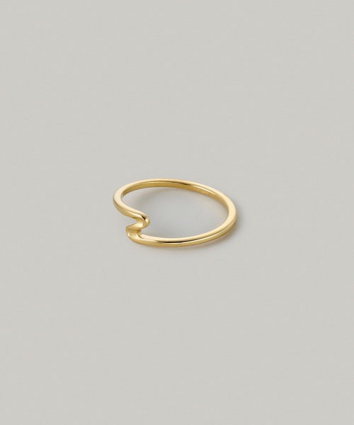 Jolie Toujours(ジョリトゥジュール)の「【汗や水に強い】〈ステンレス〉12号リップルリング(リング・レディース・ゴールド・12号)」の4枚目の写真