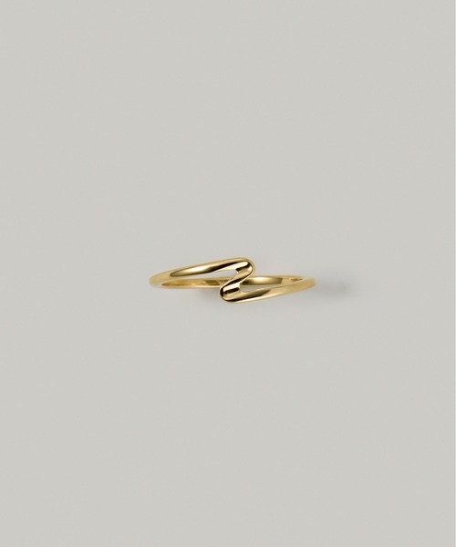 Jolie Toujours(ジョリトゥジュール)の「【汗や水に強い】〈ステンレス〉12号リップルリング(リング・レディース・ゴールド・12号)」の2枚目の写真