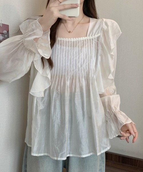 AMAJI(アマジ)の「フリルブラウス(シャツ/ブラウス・レディース・ベージュ・XX-LARGE/X-LARGE/LARGE)」の2枚目の写真