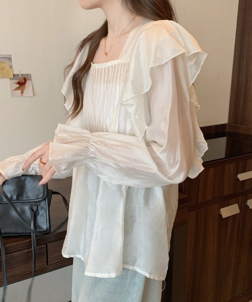 AMAJI(アマジ)の「フリルブラウス(シャツ/ブラウス・レディース・ベージュ・XX-LARGE/X-LARGE/LARGE)」の4枚目の写真