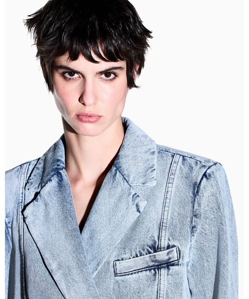 ARMANI EXCHANGE(アルマーニエクスチェンジ)の「【A|X アルマーニ エクスチェンジ】リジッドデニム ダブルブレストジャケット(デニムジャケット・レディース・インディゴブルー・0/6/4/2)」の3枚目の写真