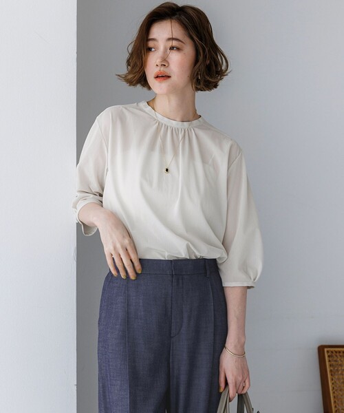 23区 S(ニジュウサンクチイサイサイズ)の「クリアトリコットジャージー 2WAY ブラウス(シャツ/ブラウス・レディース・ブラック系/ダークグリーン系/ダークブラウン系/ベージュ系・32)」の1枚目の写真
