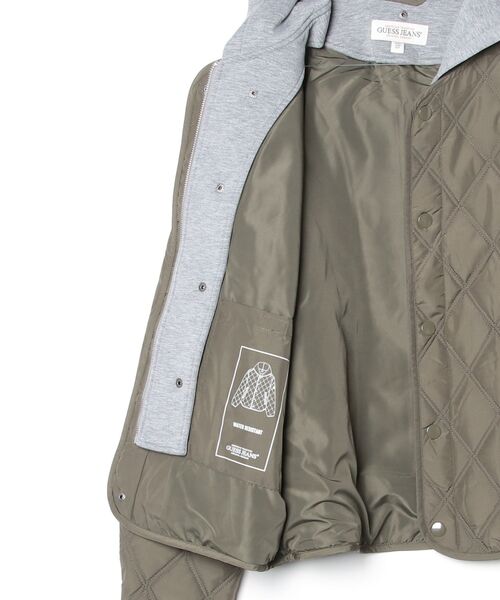 GUESS JEANS（ゲスジーンズ）の「GUESS JEANS Quilted Nylon Hoodie ジャケット キルティングジャケット（その他アウター・メンズ・ブラック/カーキ・SMALL/MEDIUM/LARGE/X-LARGE/XX-LARGE）」の16枚目の写真