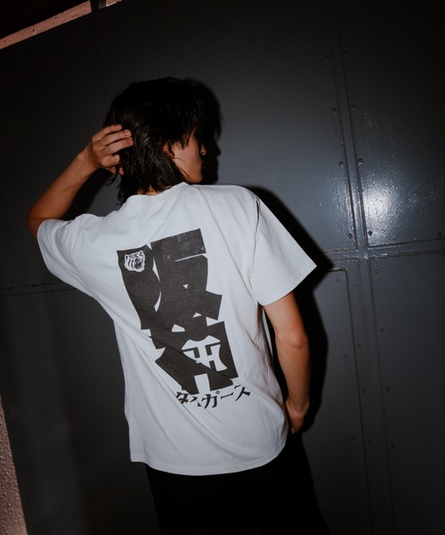 ROOPTOKYO(ループトウキョウ)の「AYT×阪神タイガース プリントデザイン グラフィック 半袖Tシャツ メンズ 野球 ベースボール 2026年夏 夏服(Tシャツ/カットソー・メンズ・ホワイト/ブラック・M/L/XL)」の5枚目の写真