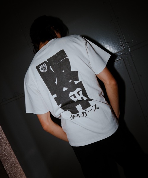 ROOPTOKYO(ループトウキョウ)の「AYT×阪神タイガース プリントデザイン グラフィック 半袖Tシャツ メンズ 野球 ベースボール 2026年夏 夏服(Tシャツ/カットソー・メンズ・ホワイト/ブラック・M/L/XL)」の6枚目の写真