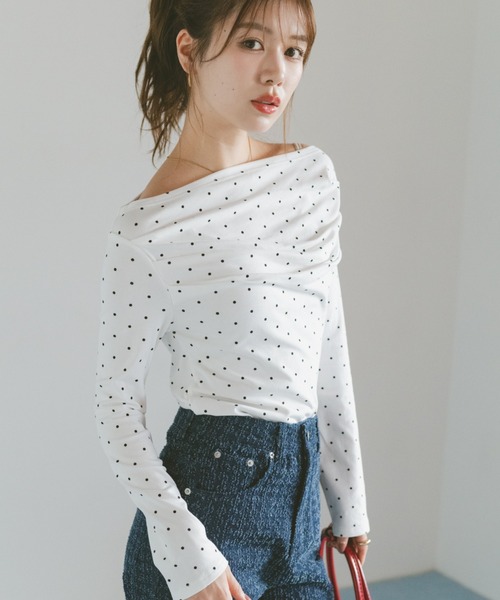 VANNIE U(ヴァニーユー)の「ドットドレープカットソー(Tシャツ/カットソー・レディース・ブラック/ホワイト・FREE)」の3枚目の写真