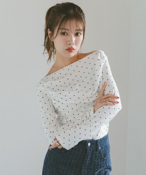 VANNIE U(ヴァニーユー)の「ドットドレープカットソー(Tシャツ/カットソー・レディース・ブラック/ホワイト・FREE)」の6枚目の写真