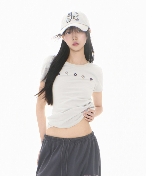 MIRECO(ミレコ)の「IKEBANA T DUSTY GREY(Tシャツ/カットソー・レディース・その他・FREE)」の1枚目の写真