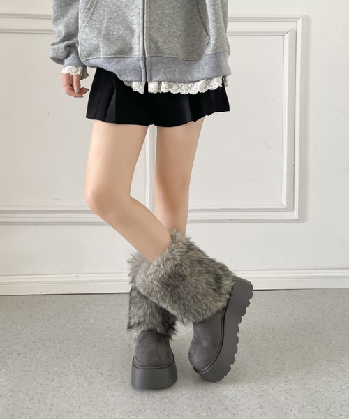 Shoes in Closet(シューズインクローゼット)の「厚底 プラットフォーム ダブルベルト ボリューム ボア ムートン ブーツ 849WB(ブーツ・レディース・アイボリー/グレー・L/LL/M/S)」の16枚目の写真