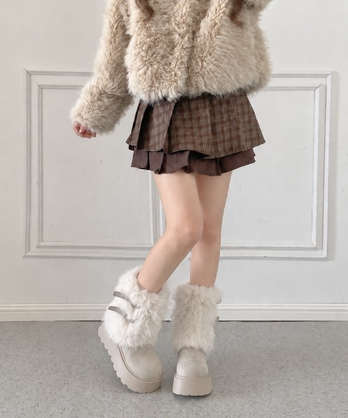 Shoes in Closet(シューズインクローゼット)の「厚底 プラットフォーム ダブルベルト ボリューム ボア ムートン ブーツ 849WB(ブーツ・レディース・アイボリー/グレー・L/LL/M/S)」の5枚目の写真