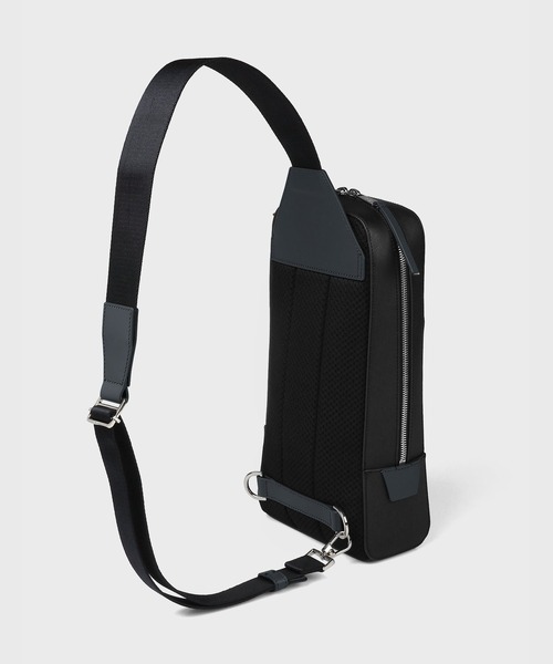 Paul Smith（ポールスミス）の「シグネチャーストライププラー ボディバッグ【553404 N074B】（ボディバッグ/ウエストポーチ・メンズ・ネイビー/ブラック・FREE）」の12枚目の写真