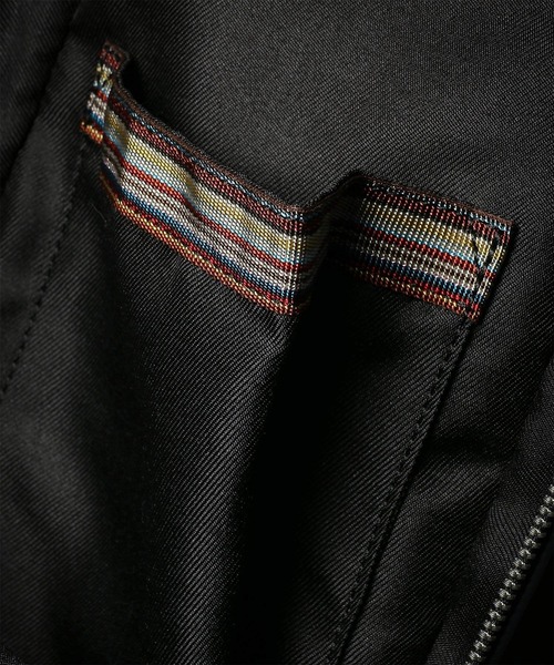 Paul Smith（ポールスミス）の「シグネチャーストライププラー ボディバッグ【553404 N074B】（ボディバッグ/ウエストポーチ・メンズ・ネイビー/ブラック・FREE）」の6枚目の写真