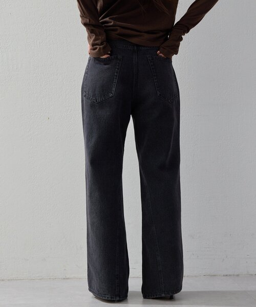 UNFORM(アンフォーム)の「【2026AW Debut】【UNFORM】セミフレアデニムパンツ(デニムパンツ・レディース・インディゴブルー/ブラック・MEDIUM/SMALL)」の5枚目の写真