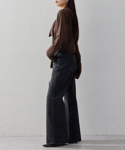 UNFORM(アンフォーム)の「【2026AW Debut】【UNFORM】セミフレアデニムパンツ(デニムパンツ・レディース・インディゴブルー/ブラック・MEDIUM/SMALL)」の7枚目の写真