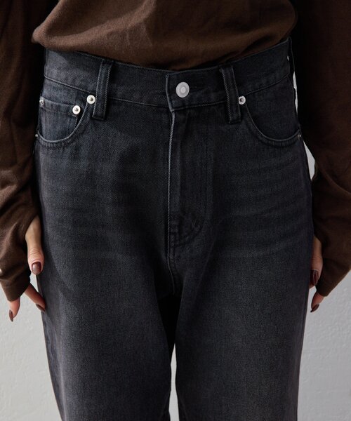 UNFORM(アンフォーム)の「【2026AW Debut】【UNFORM】セミフレアデニムパンツ(デニムパンツ・レディース・インディゴブルー/ブラック・MEDIUM/SMALL)」の13枚目の写真