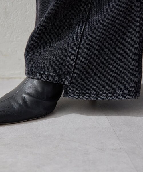 UNFORM(アンフォーム)の「【2026AW Debut】【UNFORM】セミフレアデニムパンツ(デニムパンツ・レディース・インディゴブルー/ブラック・MEDIUM/SMALL)」の17枚目の写真