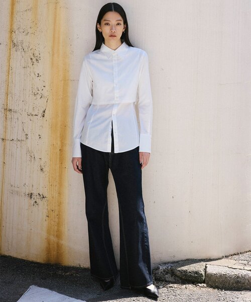 UNFORM(アンフォーム)の「【2026AW Debut】【UNFORM】セミフレアデニムパンツ(デニムパンツ・レディース・インディゴブルー/ブラック・MEDIUM/SMALL)」の21枚目の写真