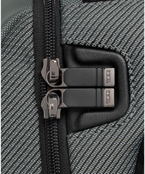 TUMI(トゥミ)の「TUMI ALPHA(アルファ) ミディアム・15インチ・エクスパンダブル・ブリーフケース(A4/PC15インチまで対応)(ビジネスバッグ・メンズ・シルバーグレー・FREE)」の12枚目の写真