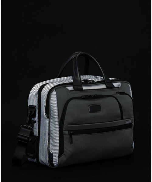 TUMI(トゥミ)の「TUMI ALPHA(アルファ) ミディアム・15インチ・エクスパンダブル・ブリーフケース(A4/PC15インチまで対応)(ビジネスバッグ・メンズ・シルバーグレー・FREE)」の13枚目の写真