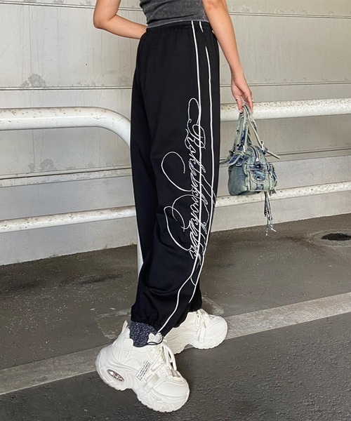 non-hedge(ノンヘッジ)の「サイドロゴ刺繍スウェットワイドパンツ(スウェットパンツ・レディース・グレー/ブラック/オフホワイト・FREE)」の7枚目の写真