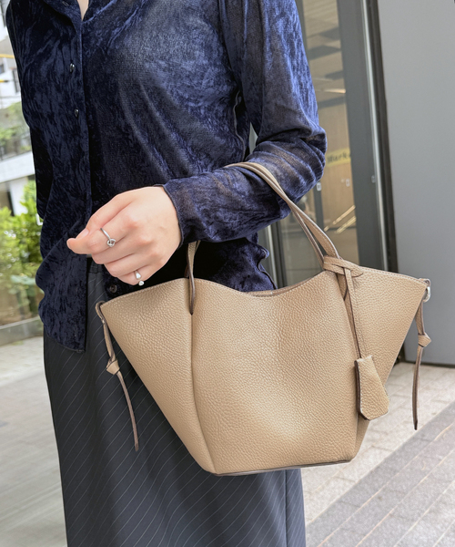 cache cache(カシュ カシュ)の「cache cache / カシュカシュ basket mini tote(トートバッグ・レディース・ブラック/ベージュ系その他/ウッド・FREE)」の2枚目の写真