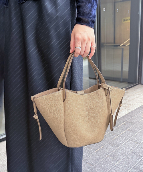cache cache(カシュ カシュ)の「cache cache / カシュカシュ basket mini tote(トートバッグ・レディース・ブラック/ベージュ系その他/ウッド・FREE)」の4枚目の写真