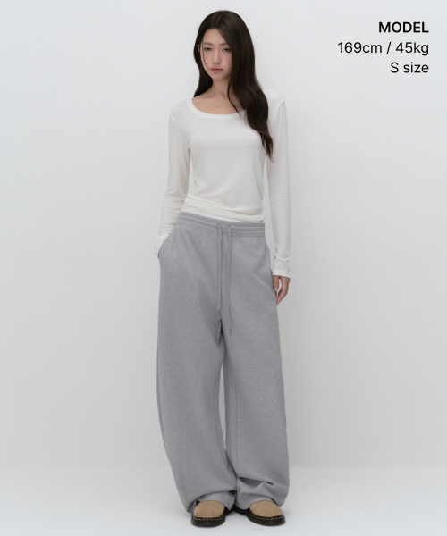 MUSINSA STANDARD WOMAN（ムシンサスタンダードウーマン）の「ウィメンズウールテンセルスリムスcoopネック長袖Tシャツ[アイボリー]（Tシャツ/カットソー・レディース・その他・SMALL/MEDIUM/LARGE/X-SMALL）」の2枚目の写真