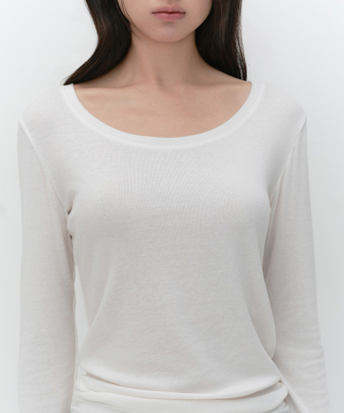 MUSINSA STANDARD WOMAN（ムシンサスタンダードウーマン）の「ウィメンズウールテンセルスリムスcoopネック長袖Tシャツ[アイボリー]（Tシャツ/カットソー・レディース・その他・SMALL/MEDIUM/LARGE/X-SMALL）」の4枚目の写真