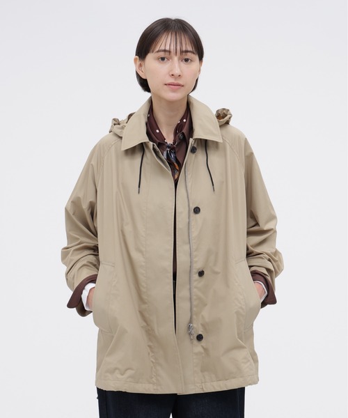 MARGARET HOWELL(マーガレットハウエル)の「HIGHDENSE COTTON TWILL COATING(ブルゾン・レディース・ベージュ/スモークグレー・2/1)」の2枚目の写真