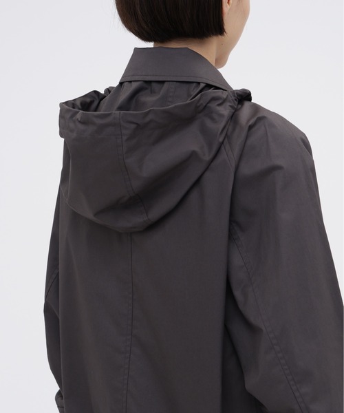 MARGARET HOWELL(マーガレットハウエル)の「HIGHDENSE COTTON TWILL COATING(ブルゾン・レディース・ベージュ/スモークグレー・2/1)」の3枚目の写真