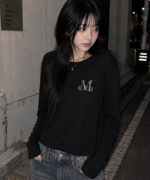 MUCENT(ムセント)の「A'GEM/9 × .kom 『MUCENT/ムセント』 MIOVE CAMO SIGNATURE LOGO LONG SLEEVE TEE/MIOVE カモロゴ長袖Tシャツ(Tシャツ/カットソー・レディース・ホワイト/ブラック×ピンク/ホワイト×ピンク/ブラック・FREE)」の3枚目の写真