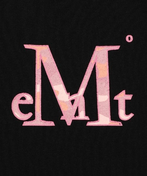 MUCENT(ムセント)の「A'GEM/9 × .kom 『MUCENT/ムセント』 MIOVE CAMO SIGNATURE LOGO LONG SLEEVE TEE/MIOVE カモロゴ長袖Tシャツ(Tシャツ/カットソー・レディース・ホワイト/ブラック×ピンク/ホワイト×ピンク/ブラック・FREE)」の9枚目の写真