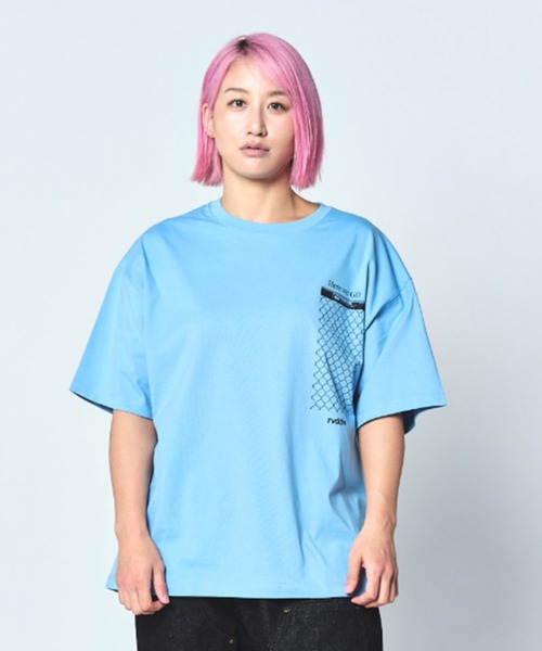 reversal.dogi.design.works(リバーサル・ドーギ・デザイン・ワークス)の「<reversal/リバーサル>CAGE COTTON BOX SILHOUETTE TEE(Tシャツ/カットソー・メンズ・サックスブルー/ブラック/ホワイト・M/L/XL)」の3枚目の写真