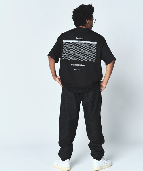 reversal.dogi.design.works(リバーサル・ドーギ・デザイン・ワークス)の「<reversal/リバーサル>CAGE COTTON BOX SILHOUETTE TEE(Tシャツ/カットソー・メンズ・サックスブルー/ブラック/ホワイト・M/L/XL)」の9枚目の写真