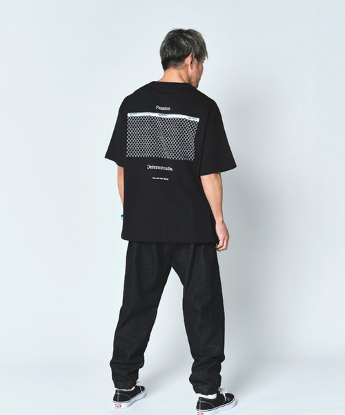 reversal.dogi.design.works(リバーサル・ドーギ・デザイン・ワークス)の「<reversal/リバーサル>CAGE COTTON BOX SILHOUETTE TEE(Tシャツ/カットソー・メンズ・サックスブルー/ブラック/ホワイト・M/L/XL)」の12枚目の写真