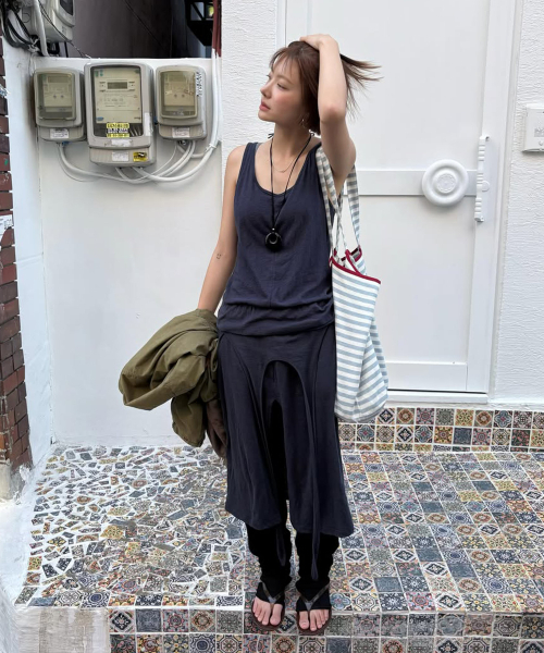 INSILENCE WOMEN(インサイレンスウーマン)の「ニットライクレイヤードワンピース ダークブルー(ワンピース・レディース・その他・SMALL/MEDIUM)」の1枚目の写真
