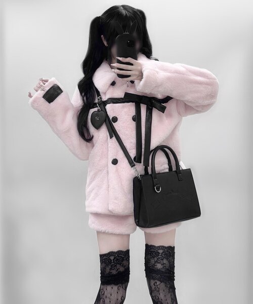 OLIVE des OLIVE(オリーブデオリーブ)の「【インフルエンサー企画】miko fur short pants(その他パンツ・レディース・ブラック/ピンク・FREE)」の8枚目の写真
