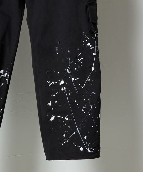 NUMBER (N)INE(ナンバーナイン)の「HAND PAINTED MULTI POCKET CARGO PANTS / ハンドペイント マルチ ポケット バックル ベルト ウエストゴム カーゴパンツ(カーゴパンツ・メンズ・ブラック/オリーブ・2/3/4)」の6枚目の写真