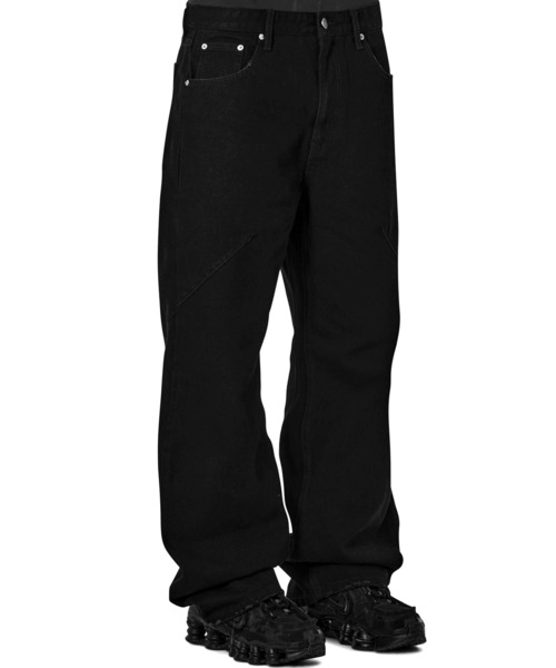 Openyard(オープンヤード)の「『Openyard/オープンヤード』DART WASHED FLARE PANTS/ダートウォッシュドフレアパンツ(その他パンツ・メンズ・ブラック・M/S/L)」の1枚目の写真
