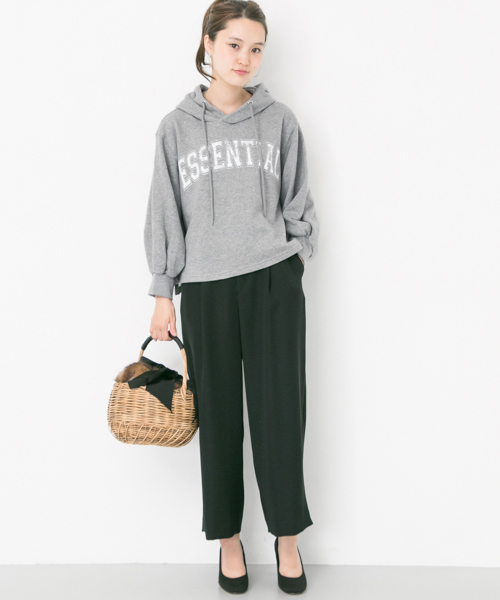 URBAN RESEARCH（アーバンリサーチ）の「ボリュームスリーブロゴスウェット（パーカー・レディース・ネイビー/グレー/オフホワイト・FREE）」の6枚目の写真