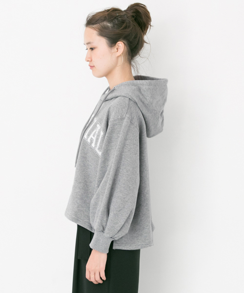 URBAN RESEARCH（アーバンリサーチ）の「ボリュームスリーブロゴスウェット（パーカー・レディース・ネイビー/グレー/オフホワイト・FREE）」の9枚目の写真