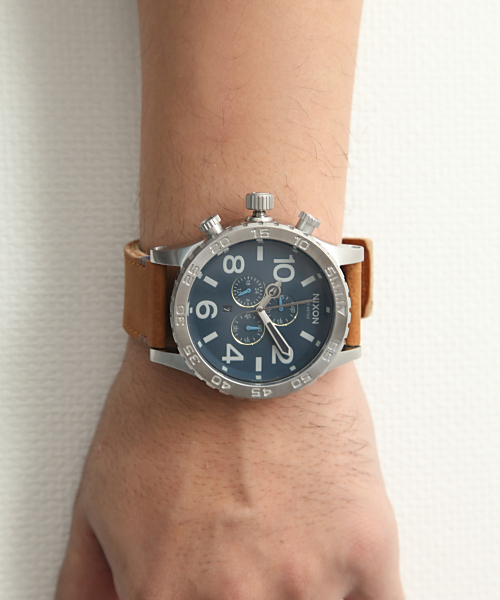 NIXON(ニクソン)の「THE 51-30 CHRONO LEATHER(アナログ腕時計・メンズ・パイソン/ブラウン系その他/その他1/その他2/ブラック/ネイビー/ブルー系その他/パープル・FREE)」の4枚目の写真