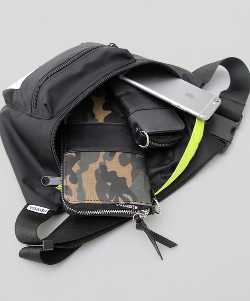 REGiSTA（レジスタ）の「【REGiSTA/レジスタ】PVC ウエストポーチ / ウエストバッグ（ボディバッグ/ウエストポーチ・メンズ・ブラック/ネイビー/イエロー系その他/グレー/レッド・FREE）」の20枚目の写真