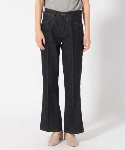 LOWRYS FARM(ローリーズファーム)の「Wrangler/フレアパンツ 784087(デニムパンツ・レディース・ブルー/ワンウォッシュ・SMALL/MEDIUM)」の2枚目の写真