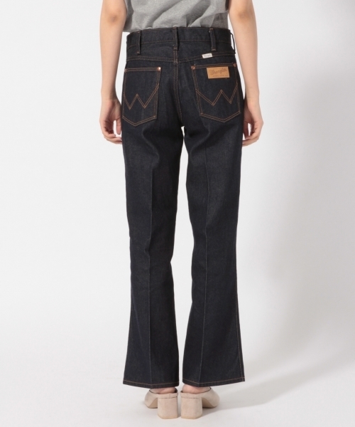 LOWRYS FARM(ローリーズファーム)の「Wrangler/フレアパンツ 784087(デニムパンツ・レディース・ブルー/ワンウォッシュ・SMALL/MEDIUM)」の9枚目の写真