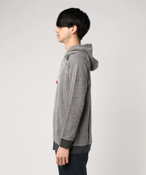 roial（ロイアル）の「FL212 / ROIAL(ロイアル) フロントブランドロゴ ダメージテイスト ユニセックスサイジング ラグラン プルオーバーパーカー（パーカー・メンズ・レッド系その他/ブラック/グレー/ブルー・MEDIUM/LARGE/SMALL）」の5枚目の写真